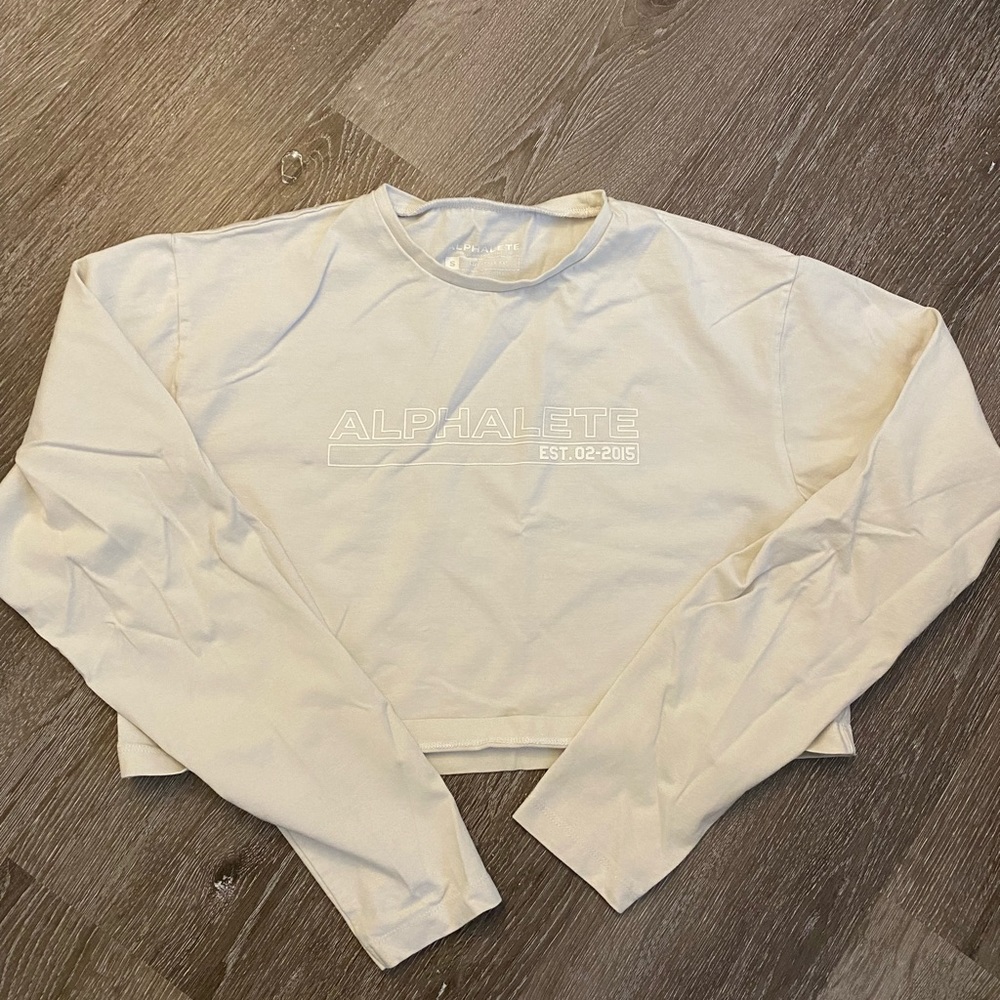 Alphalete crop white sweater! 🤍